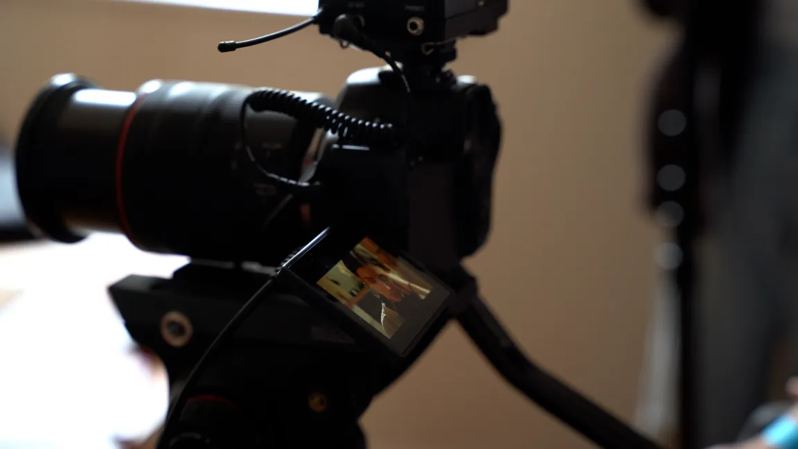 Raw Footage.01 42 42 18.Standbild024